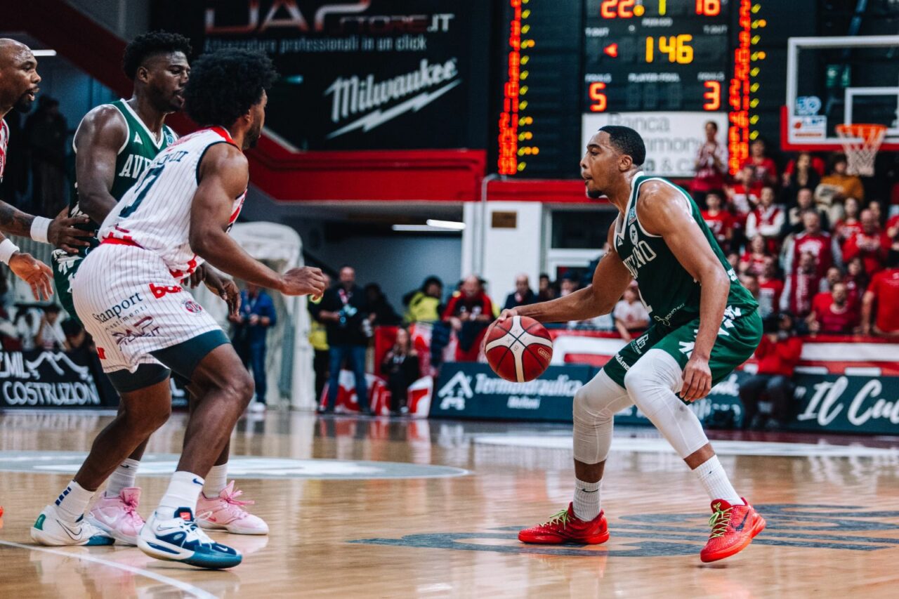 L’Avellino Basket sbanca Cento e cala il tris